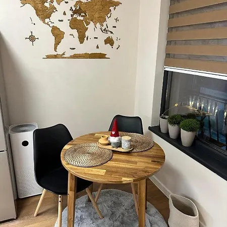 Cozy With Balcony, 5 Min Away From The Beach- Part Of The Family 'vicki Apart Appartement
