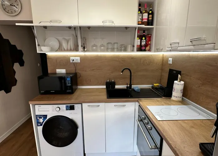 דירה Cozy With Balcony, 5 Min Away From The Beach- Part Of The Family 'vicki Apart וארנה