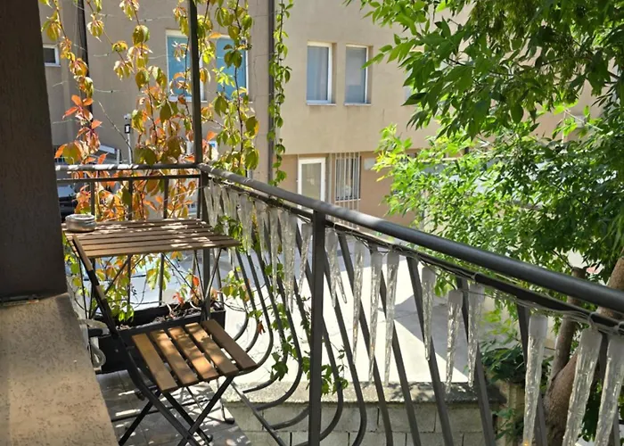 דירה Cozy With Balcony, 5 Min Away From The Beach- Part Of The Family 'vicki Apart וארנה